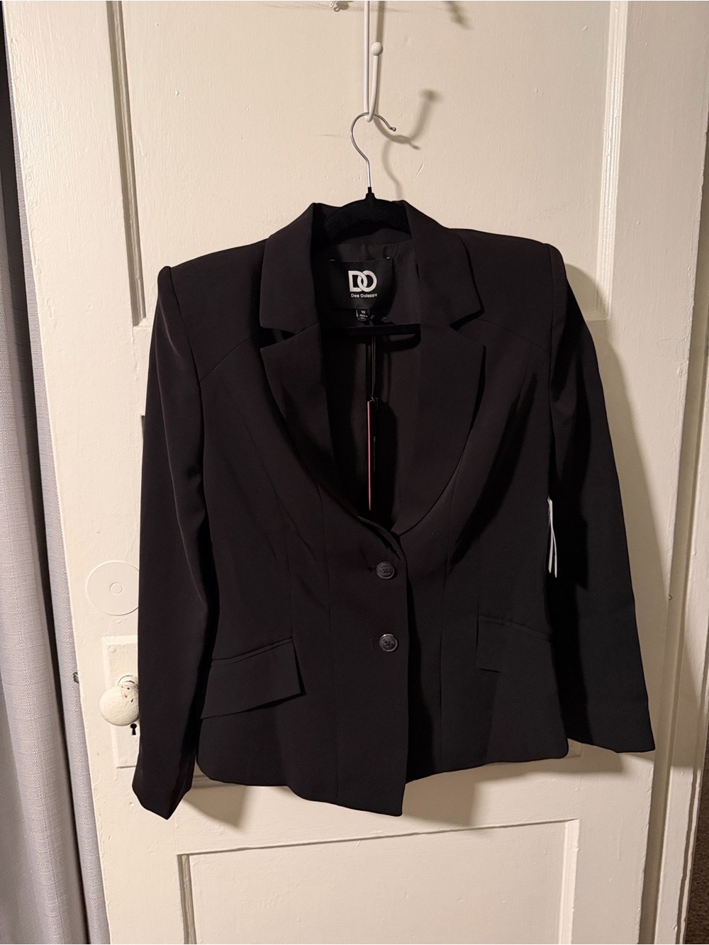 DD Collection Black Fitted Two-Button Blazer